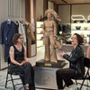 El arte, la moda y el personaje que habitamos: conversatorio con Avelina Lésper en Emporio Armani